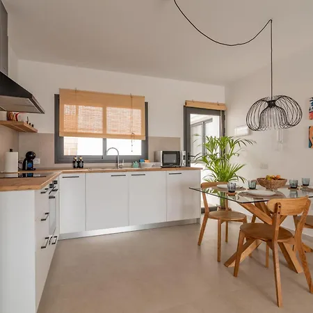 Seascape Pool, Air Con, View, Adult Only * Corralejo