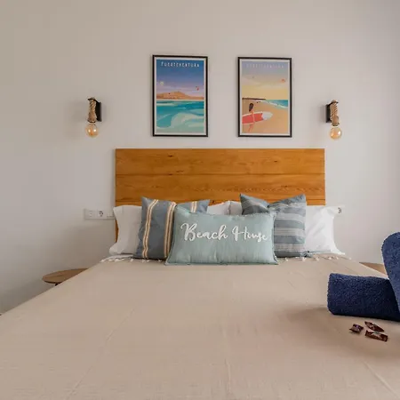 Seascape Pool, Air Con, View, Adult Only Lejlighed *