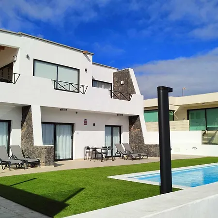 Seascape Pool, Air Con, View, Adult Only Appartement *